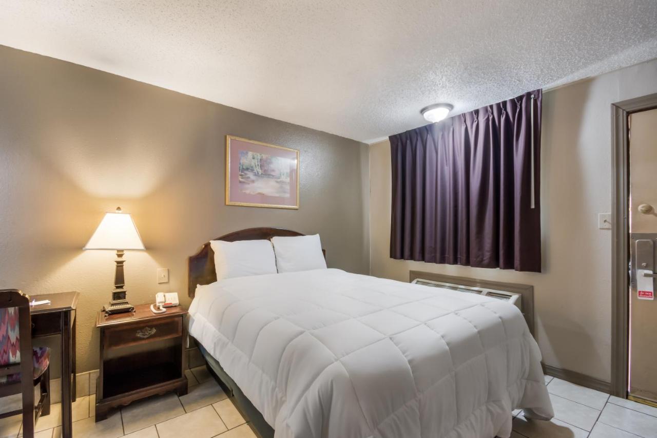 Americas Best Value Inn Woodward At 8Th St Kültér fotó