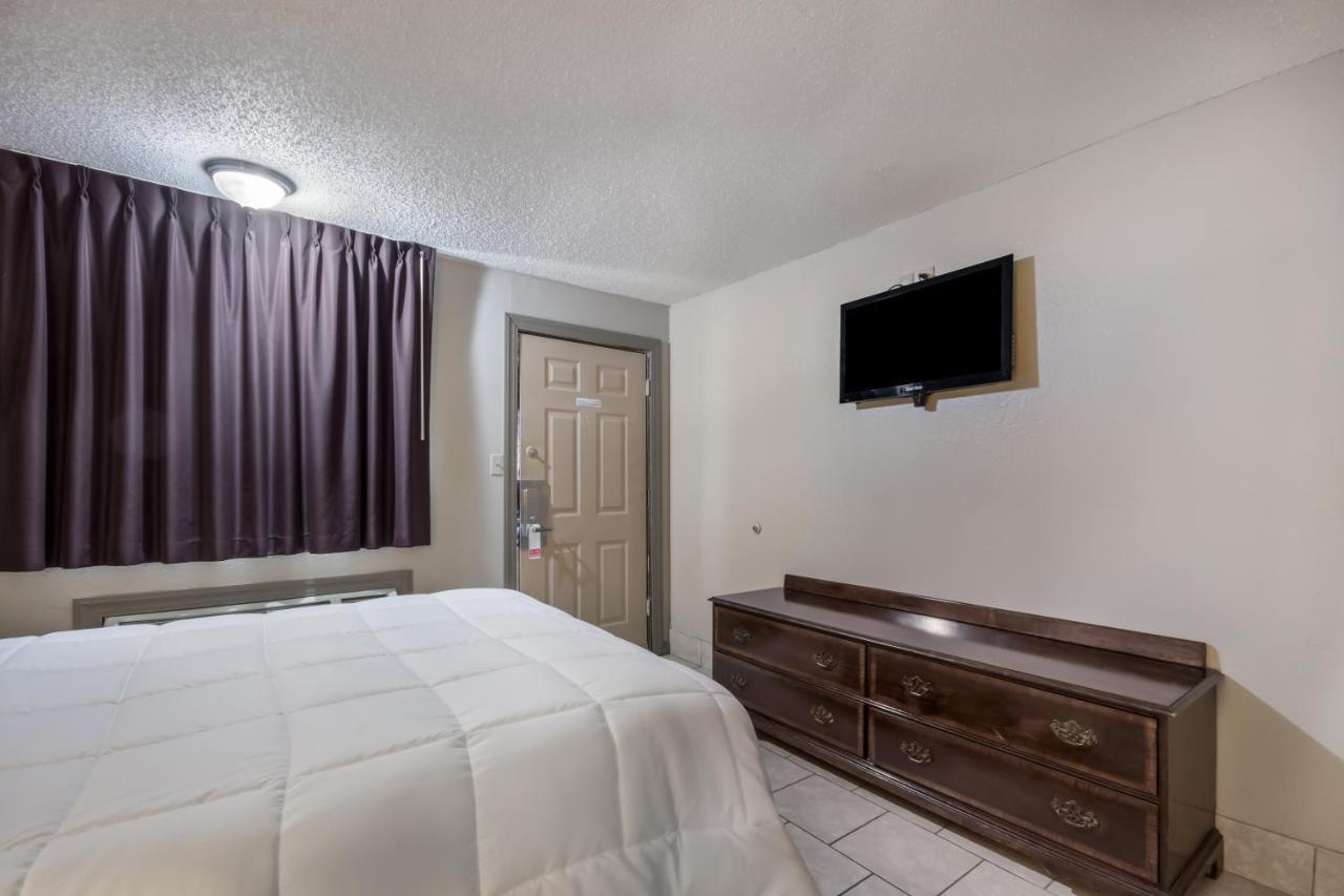 Americas Best Value Inn Woodward At 8Th St Kültér fotó