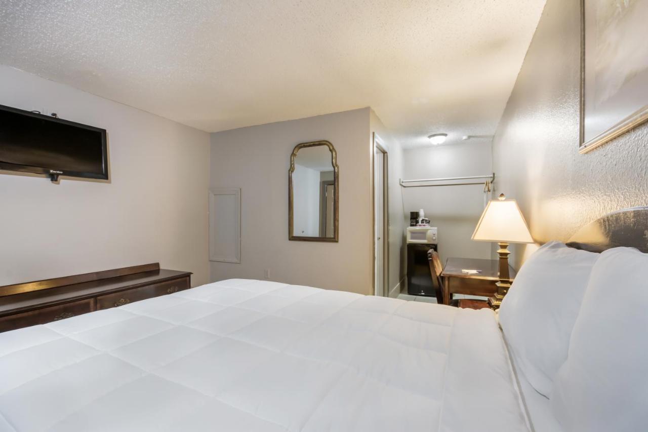 Americas Best Value Inn Woodward At 8Th St Kültér fotó