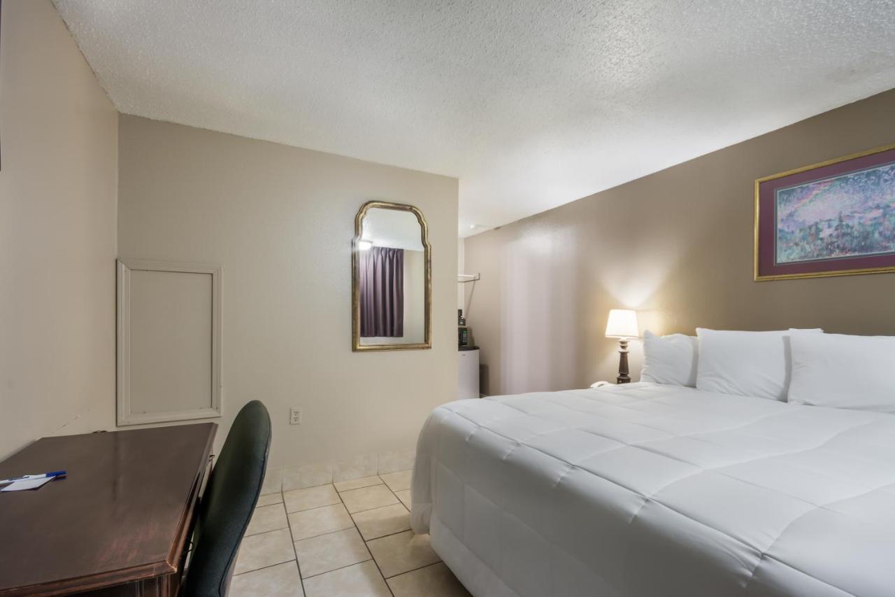 Americas Best Value Inn Woodward At 8Th St Kültér fotó