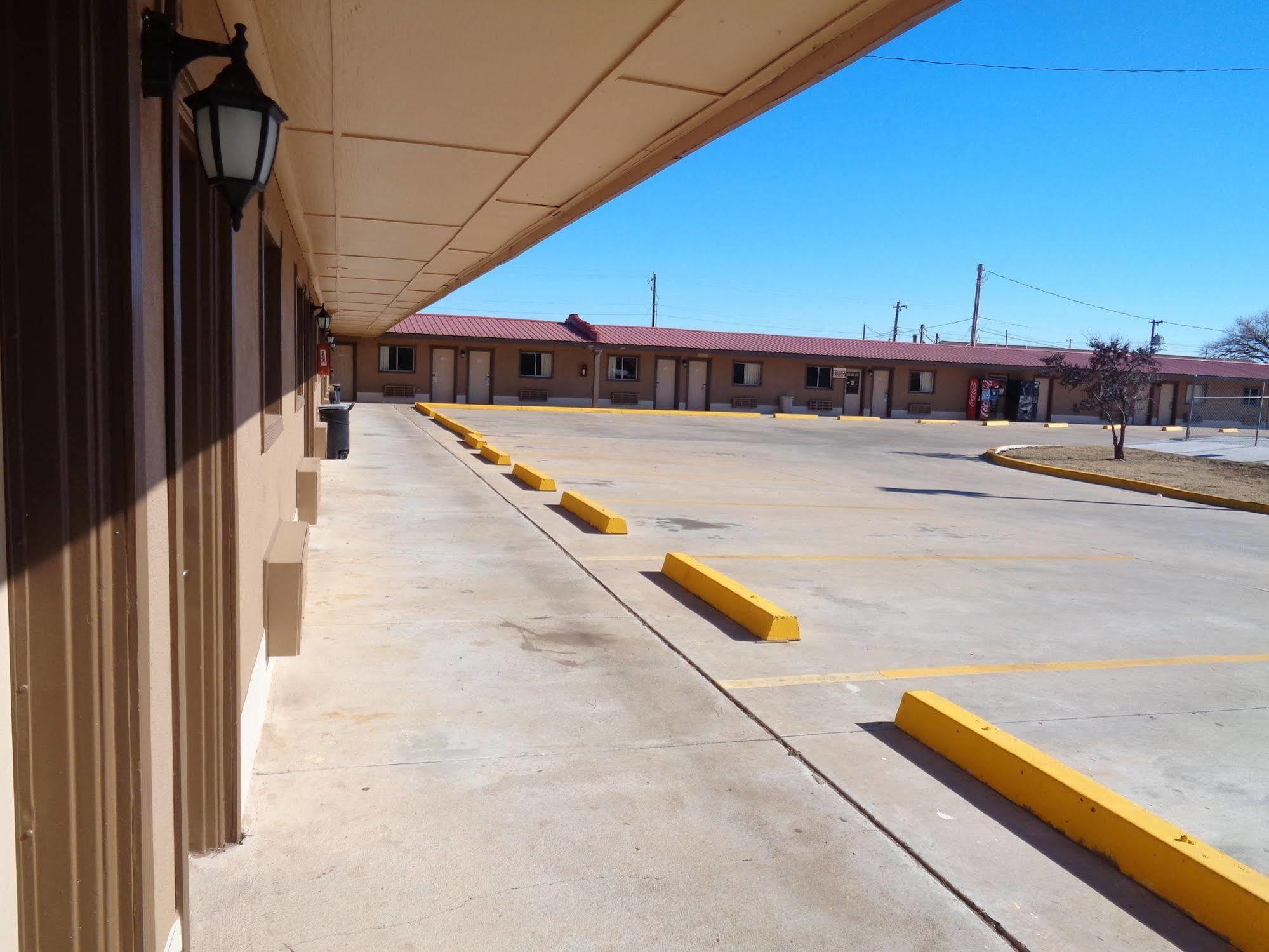 Americas Best Value Inn Woodward At 8Th St Kültér fotó