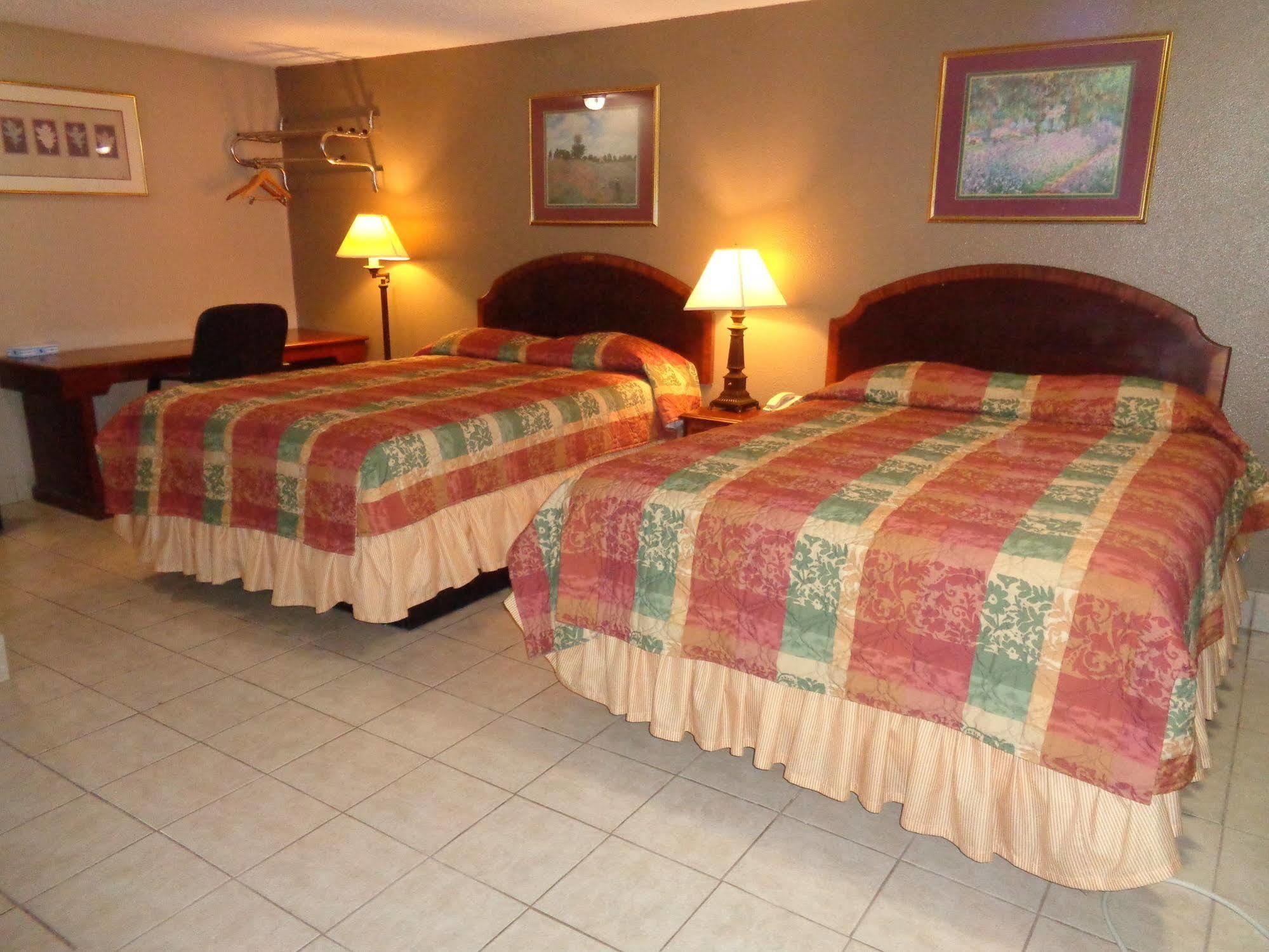 Americas Best Value Inn Woodward At 8Th St Kültér fotó