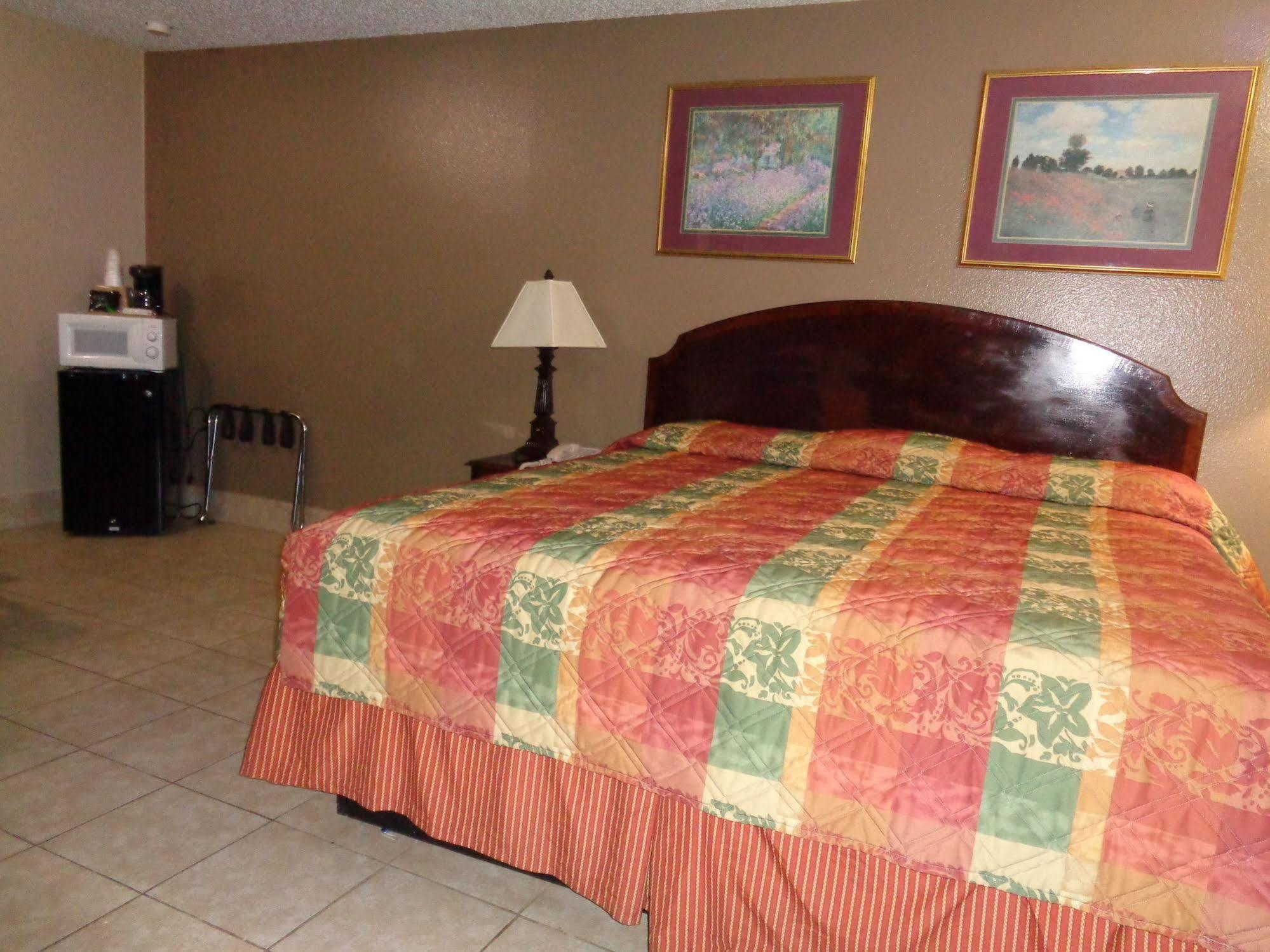 Americas Best Value Inn Woodward At 8Th St Kültér fotó